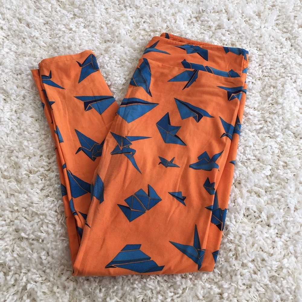 LuLaRoe Paper Airplane Leggings!